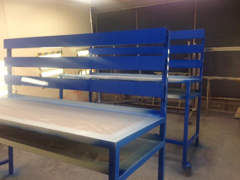 Poste de travail sur mesure et mise en peinture
