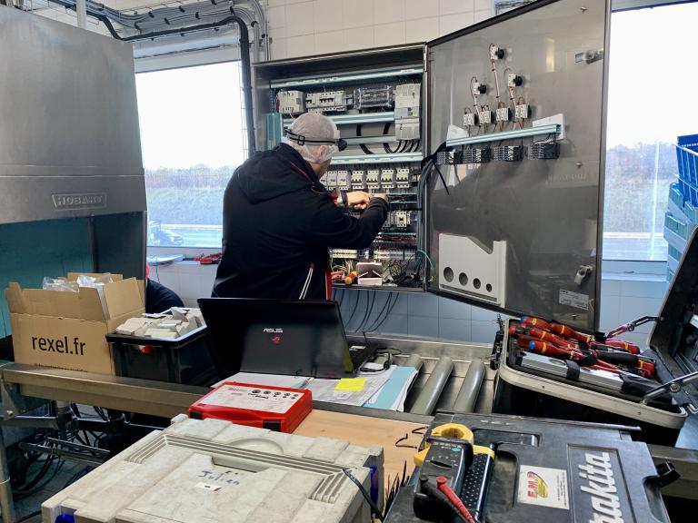 Réalisation et câblage armoire automatisme machine industrielle