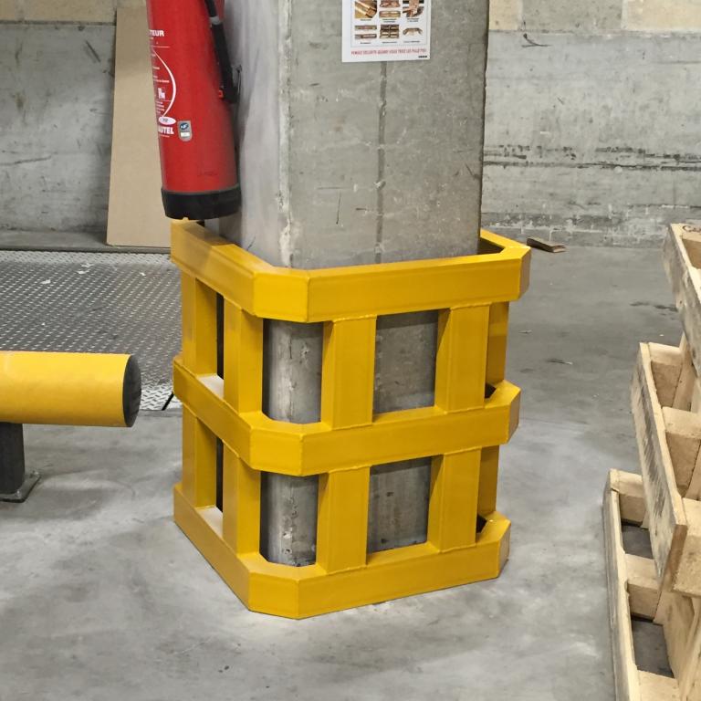 Fabrication et mise en peinture protection pilier poteau